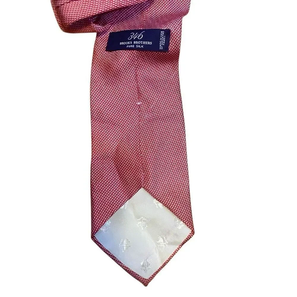 346 Brooks Brothers red 100% silk tie